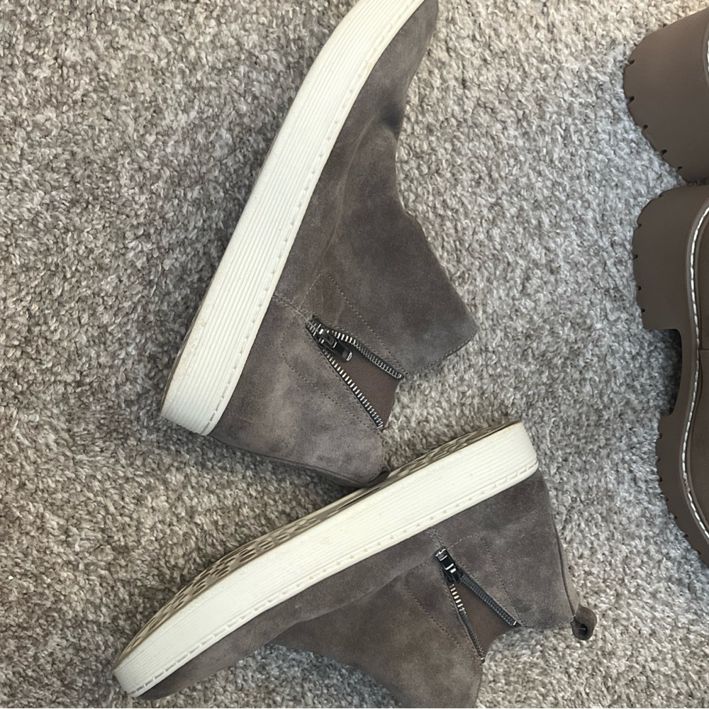 Aqua Sofft Boots Womens 8.5 M Ankle Bootie Gray Brown Suede Casual Block Heels